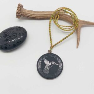 OBSIDIAN KOLIBRI medaljon makrame