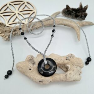 ŠUNGITNI DISK v makrame vezavi