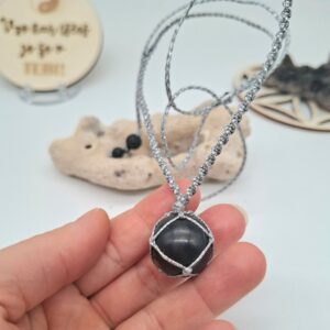 ŠUNGITNA SFERA v makrame vezavi - Tvoj center